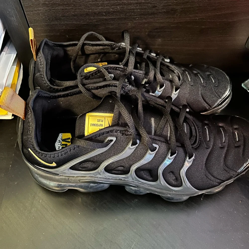 Nike VaporMax Plus Charcoal and Black Sneakers - Picture 2 of 6